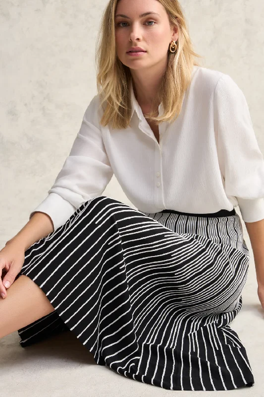 Gradual Stripe Skirt