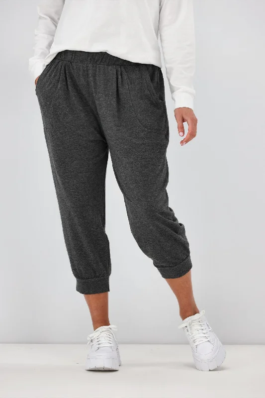 Betty Basics Tokyo 3/4 Pant Charcoal