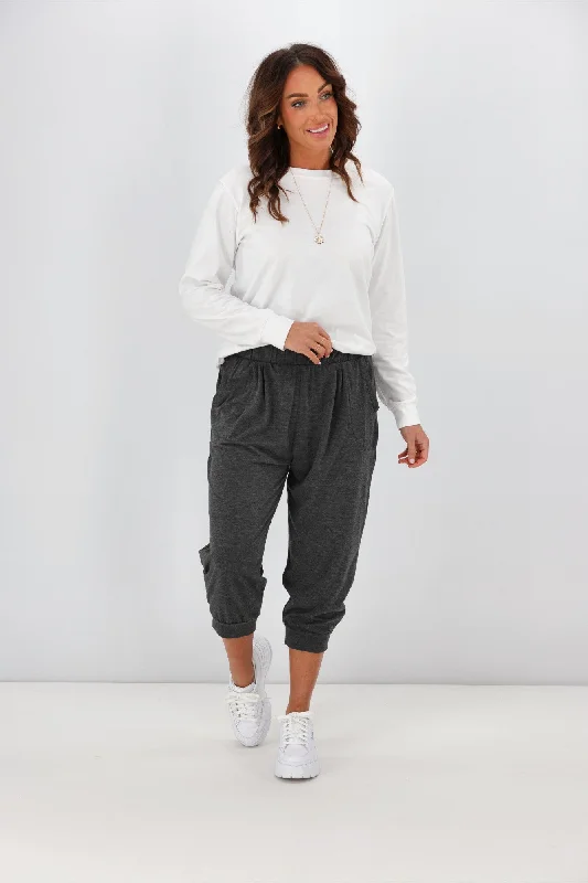 Betty Basics Tokyo 3/4 Pant Charcoal